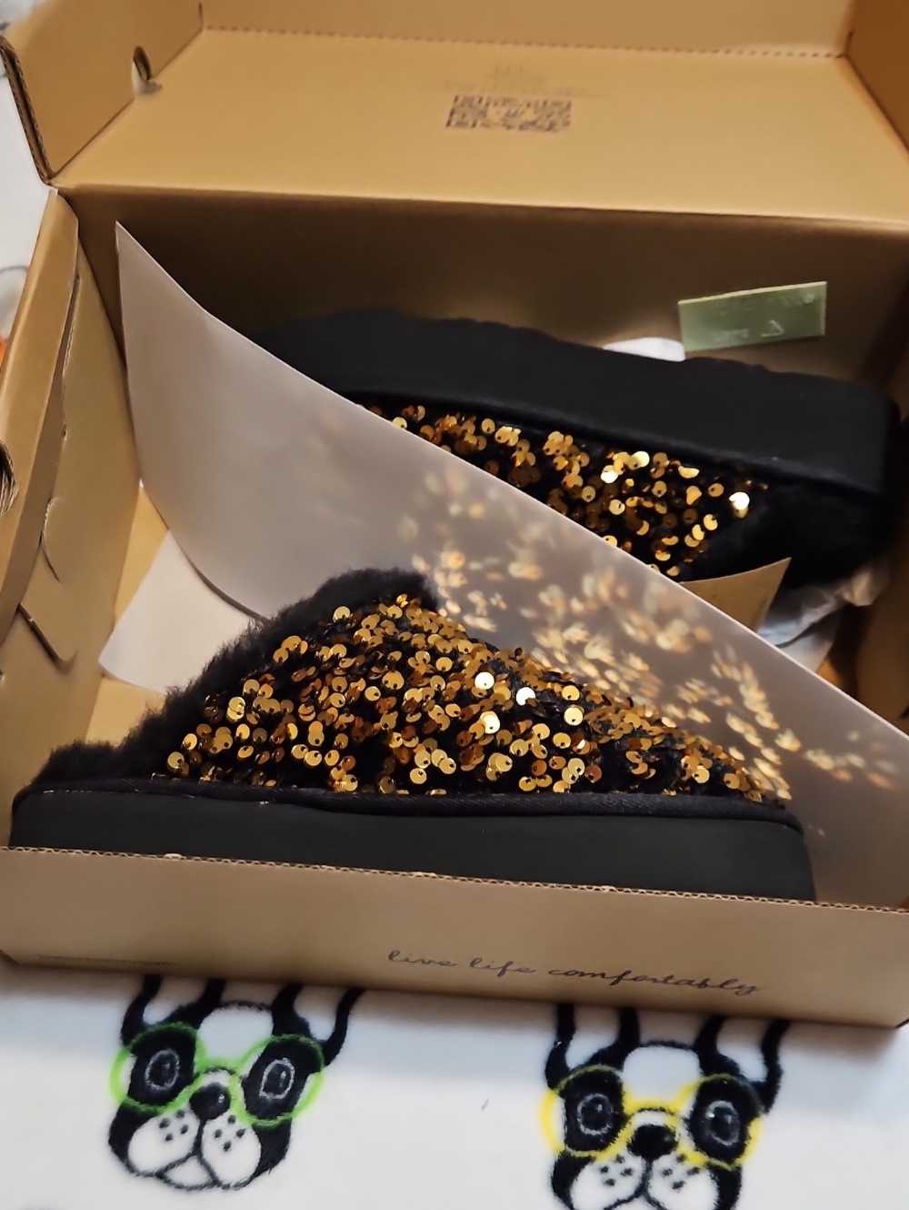 BearPaw Black and Gold Sequin Slide Slippers, NEW SIZE 6